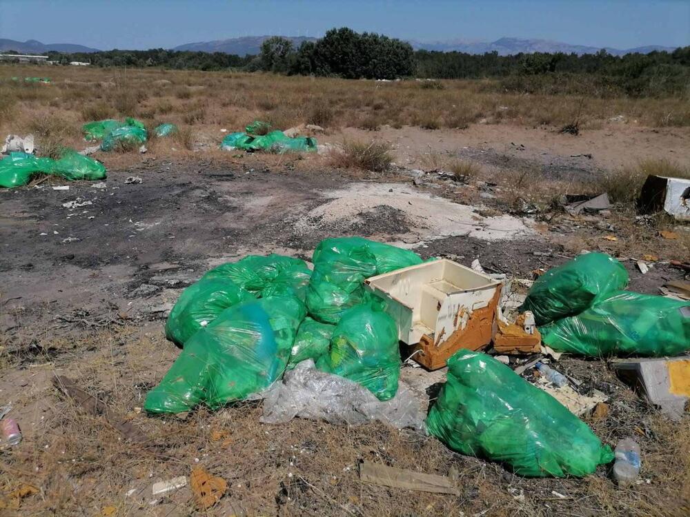 <p>"Ulcinj je jedina primorska opština u Crnoj Gori koja koristi egalizacioni fond (za nerazvijene opštine) i to emotivni pokliči i transparenti ekoloških i partijskih aktivista ne mogu promijeniti", istakao je Bojović u saopštenju</p>