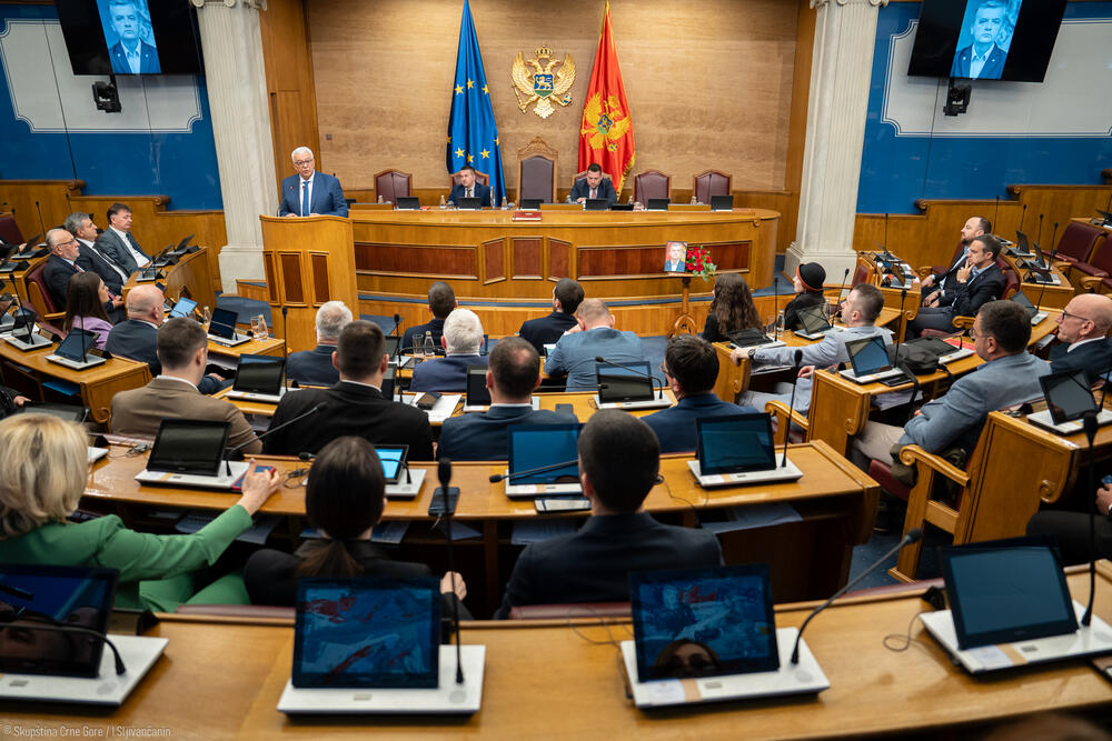 <p>Bivši poslanik u Skupštini Crne Gore i dugogodišnji odbornik Skupštine opštine Nikšić, preminuo je 3. aprila</p>