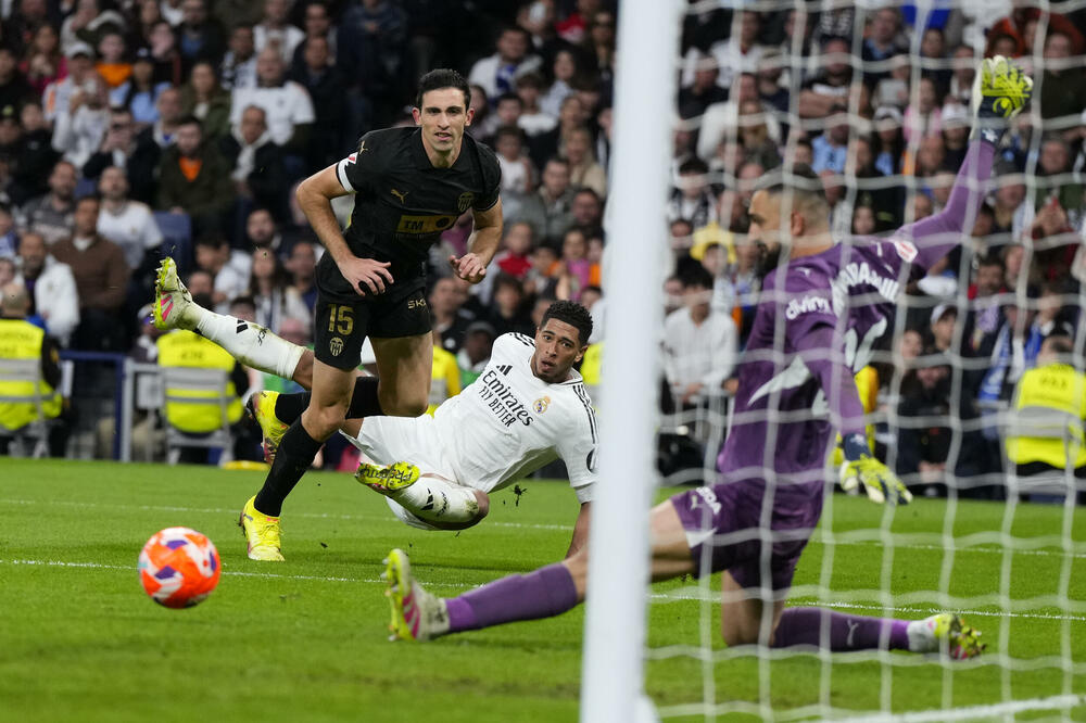 Mamardašvili je činio čuda na golu Valensije, Foto: Reuters