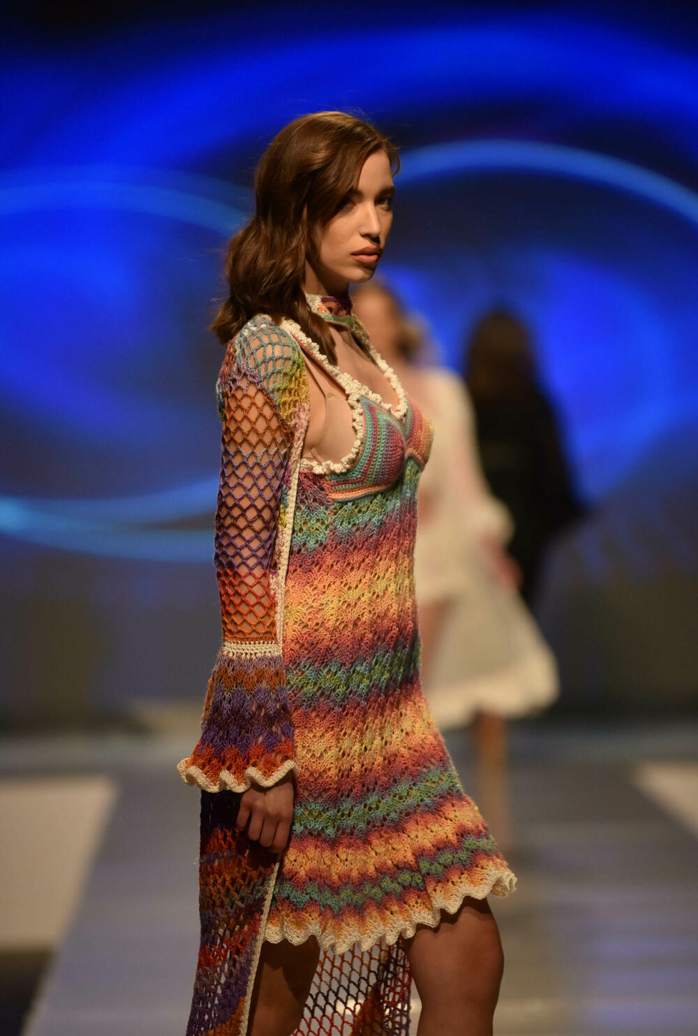 <p>Veče, pa i samu manifestaciju otvorila je crnogorska modna dizajnerka Marina Banović koja je predstavila proširenu kolekciju već predstavljenu u Milanu</p>