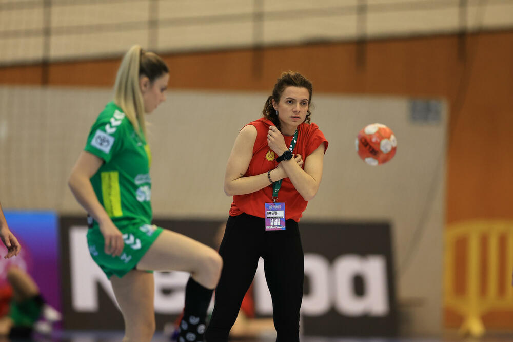 <p>Rukometašice Crne Gore zadovoljne nakon pobjede nad Portugalom u prvom meču baraža za odlazak na Svjetsko prvenstvo</p>