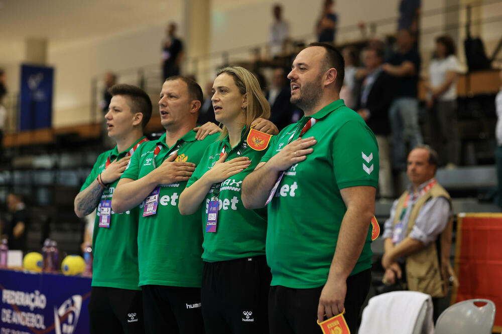 <p>Rukometašice Crne Gore zadovoljne nakon pobjede nad Portugalom u prvom meču baraža za odlazak na Svjetsko prvenstvo</p>