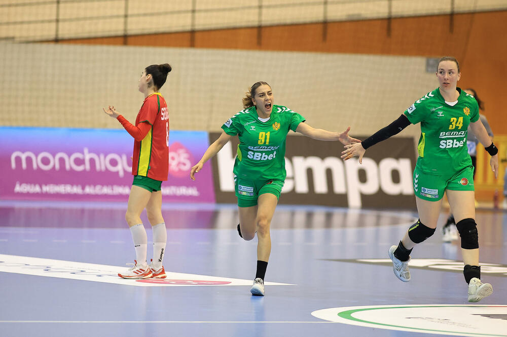 <p>Rukometašice Crne Gore zadovoljne nakon pobjede nad Portugalom u prvom meču baraža za odlazak na Svjetsko prvenstvo</p>