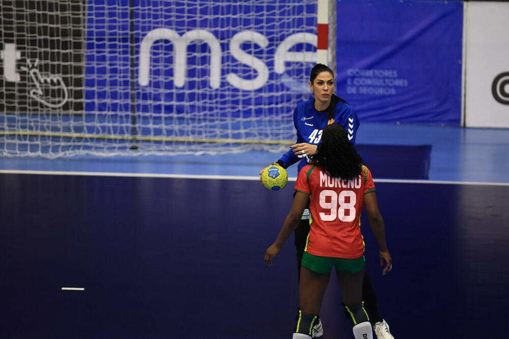 <p>Rukometašice Crne Gore zadovoljne nakon pobjede nad Portugalom u prvom meču baraža za odlazak na Svjetsko prvenstvo</p>