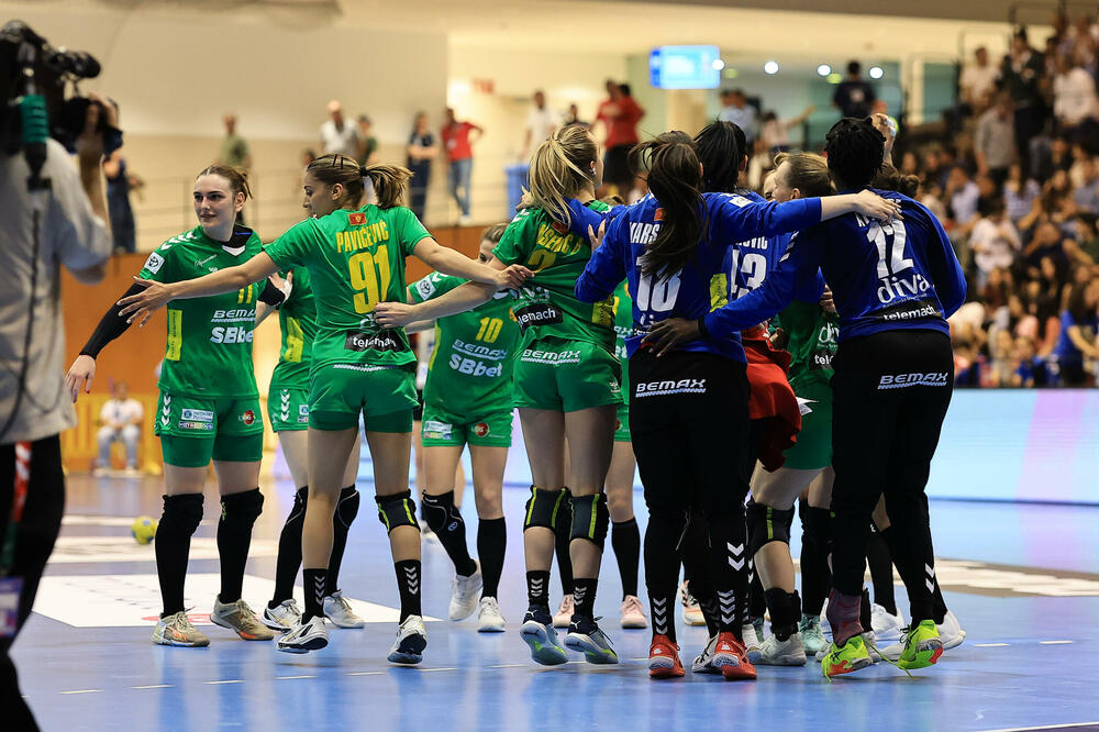 <p>Rukometašice Crne Gore zadovoljne nakon pobjede nad Portugalom u prvom meču baraža za odlazak na Svjetsko prvenstvo</p>