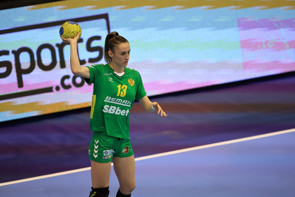 <p>Rukometašice Crne Gore zadovoljne nakon pobjede nad Portugalom u prvom meču baraža za odlazak na Svjetsko prvenstvo</p>