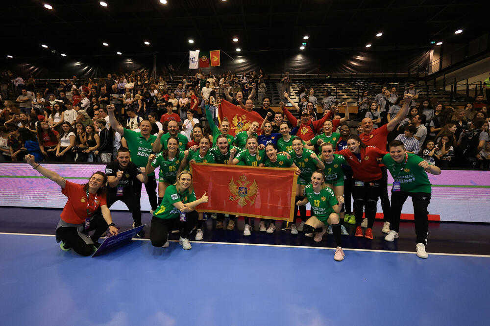 <p>Rukometašice Crne Gore zadovoljne nakon pobjede nad Portugalom u prvom meču baraža za odlazak na Svjetsko prvenstvo</p>