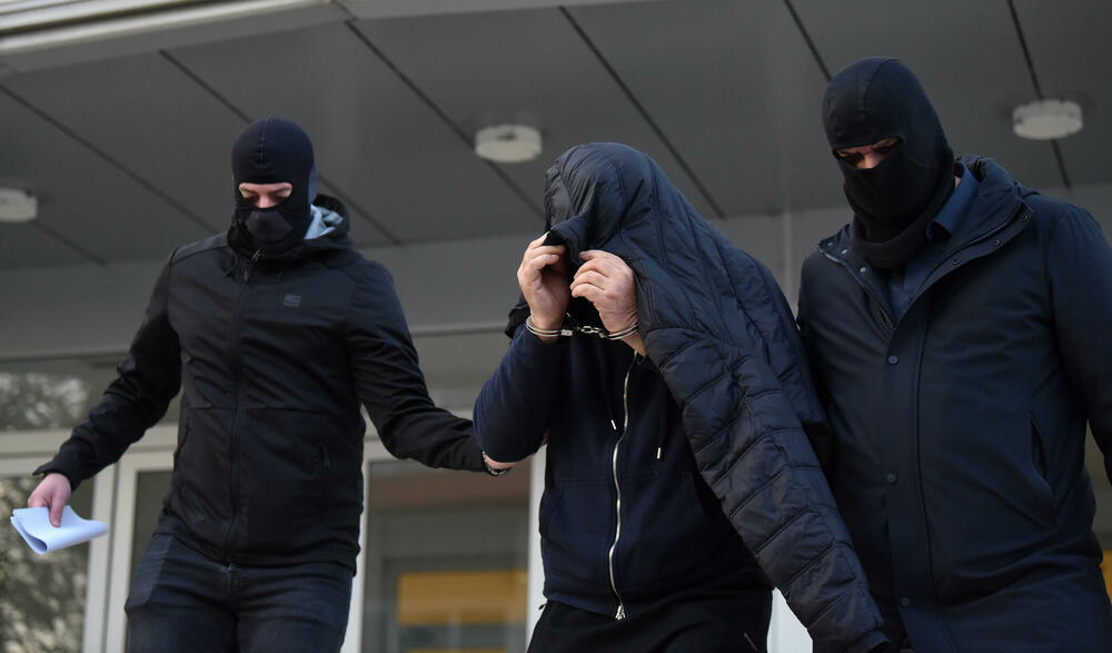 <p>Mujević, kako se vjeruje, bio je godinama najvažna karika na ruti šverca cigareta od Podgorice ka Rožajama i dalje ka drugim Srbiji i Kosovu</p>