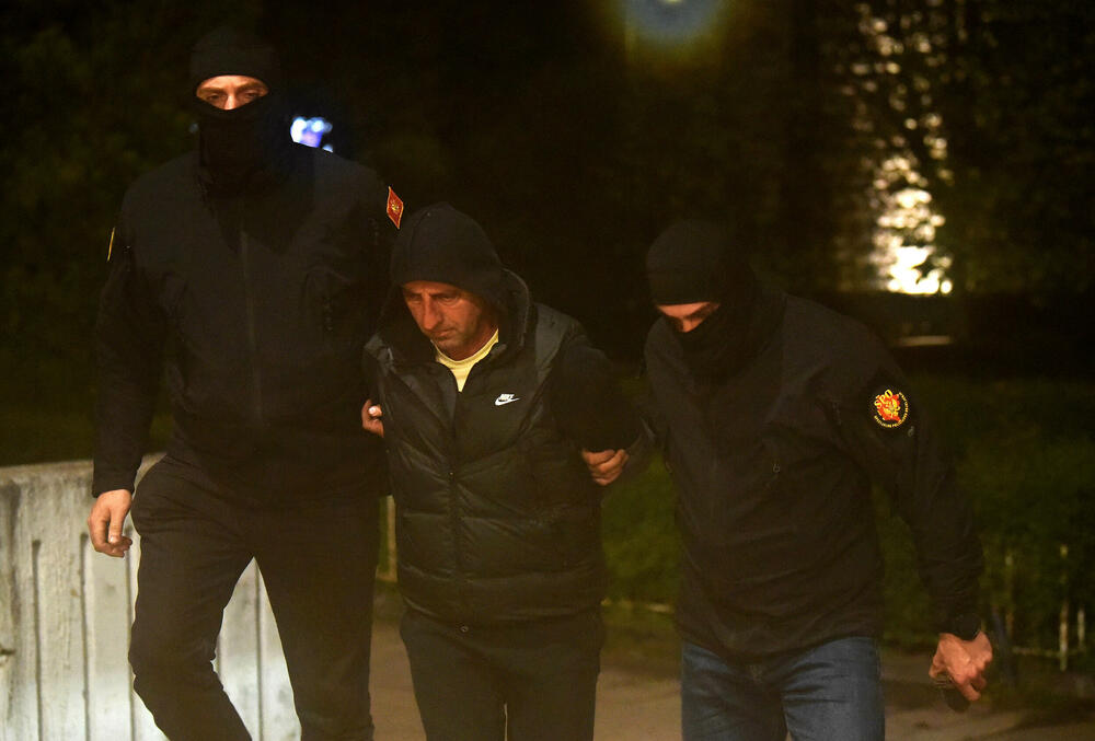 <p>Mujević, kako se vjeruje, bio je godinama najvažna karika na ruti šverca cigareta od Podgorice ka Rožajama i dalje ka drugim Srbiji i Kosovu</p>