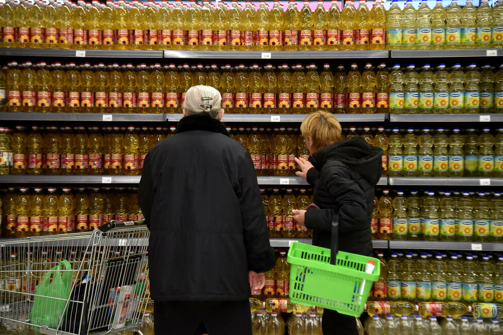 Trgovci ne smiju da koriste svoju poziciju na štetu proizvođača, Foto: BORIS PEJOVIC