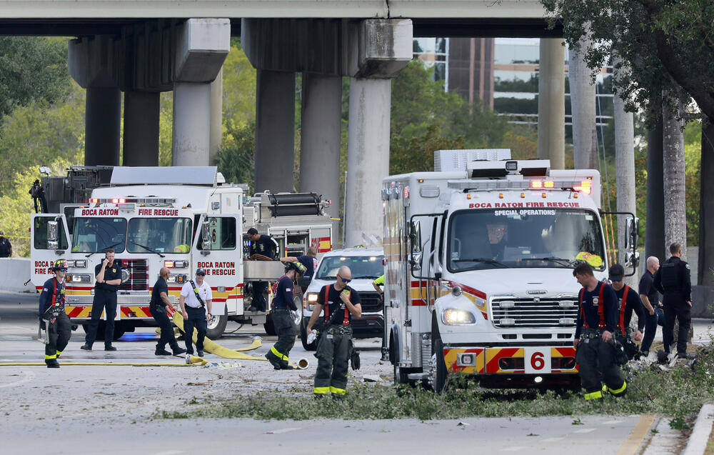 <p>Federalna uprava za vazduhoplovstvo (FAA) identifikovala avion kao Cesnu 310 sa tri osobe u njemu. Srušio se oko 10:20 po lokalnom vremenu poslije polaska sa aerodroma u Boka Ratonu za Talahasi, saopštila je FAA</p>