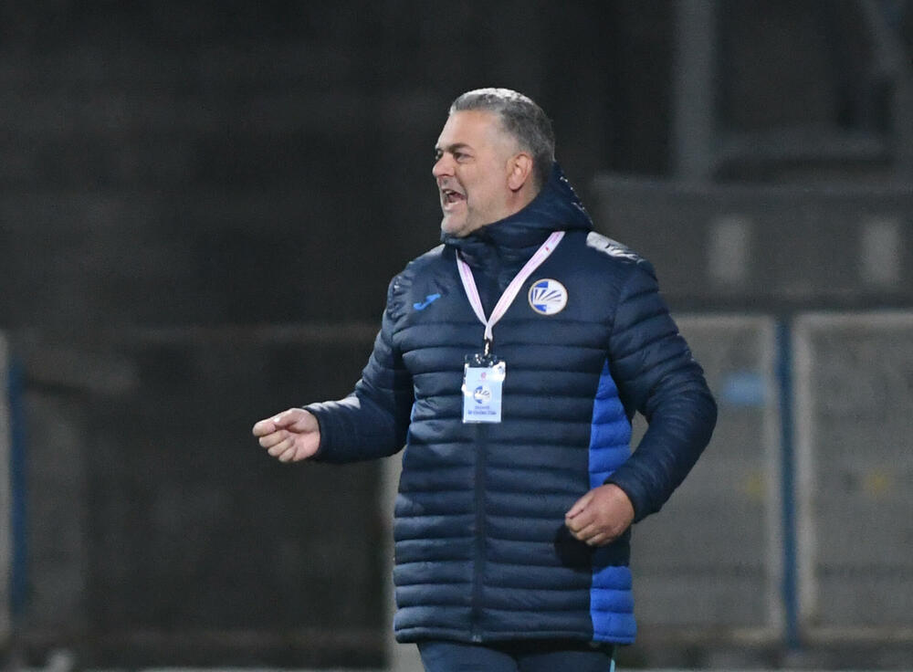 <p>Sutjeska - Budućnost 1:3, u prvom meču 29. kola Meridianbet 1. Crnogorske fudbalske lige. Golove za goste dali Ognjen Gašević, Ivan Bulatović i Ivan Bojović za domaće pogodio Dragan Miranović</p>