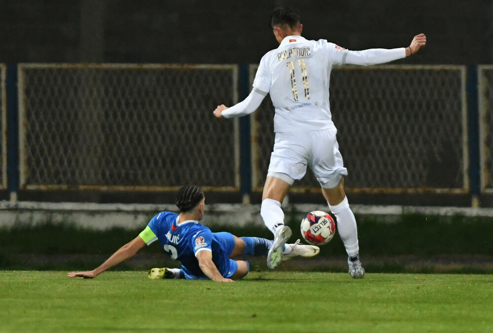 <p>Sutjeska - Budućnost 1:3, u prvom meču 29. kola Meridianbet 1. Crnogorske fudbalske lige. Golove za goste dali Ognjen Gašević, Ivan Bulatović i Ivan Bojović za domaće pogodio Dragan Miranović</p>