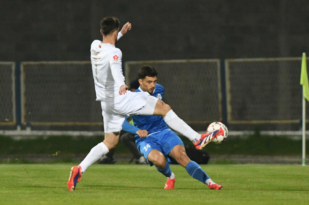 <p>Sutjeska - Budućnost 1:3, u prvom meču 29. kola Meridianbet 1. Crnogorske fudbalske lige. Golove za goste dali Ognjen Gašević, Ivan Bulatović i Ivan Bojović za domaće pogodio Dragan Miranović</p>