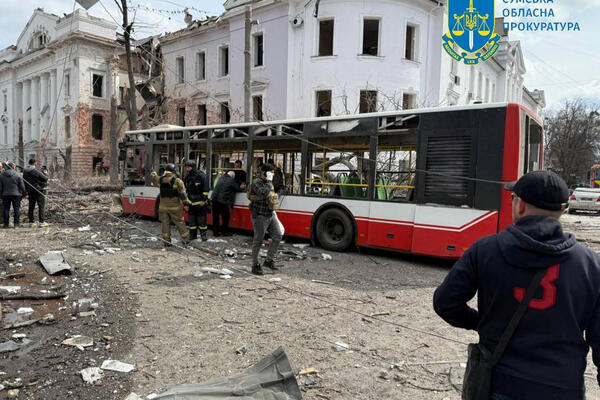 Ukrajinski zvaničnici: Najmanje 32 poginulih u ruskom raketnom...