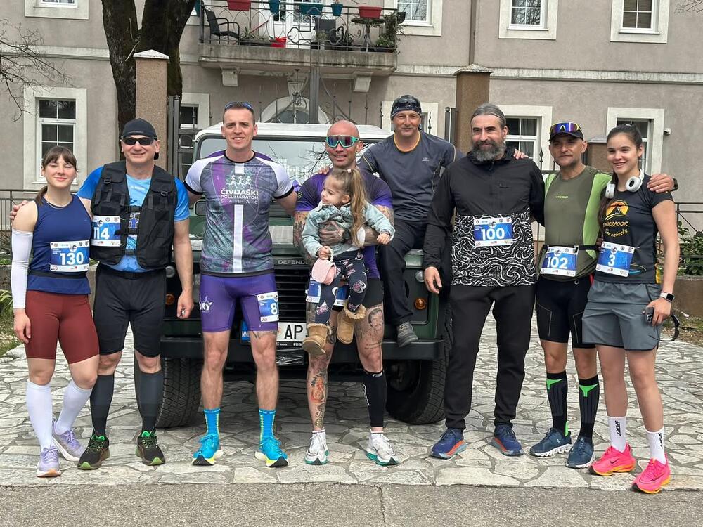 <p>Polumaraton je otpočeo u 11 časova, a registrovano je oko 500 učesnika trke</p>