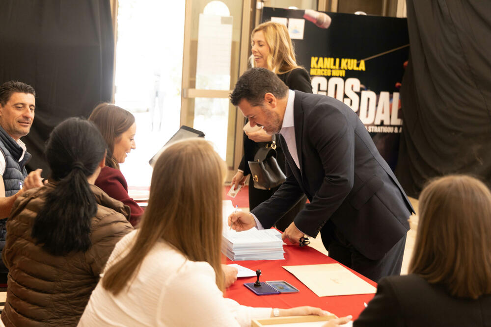 <p>U biračkom spisku u Herceg Novom upisano je 25.603 Novljana</p>  <p>Na lokalnim izborima učestvuje devet izbornih lista</p>