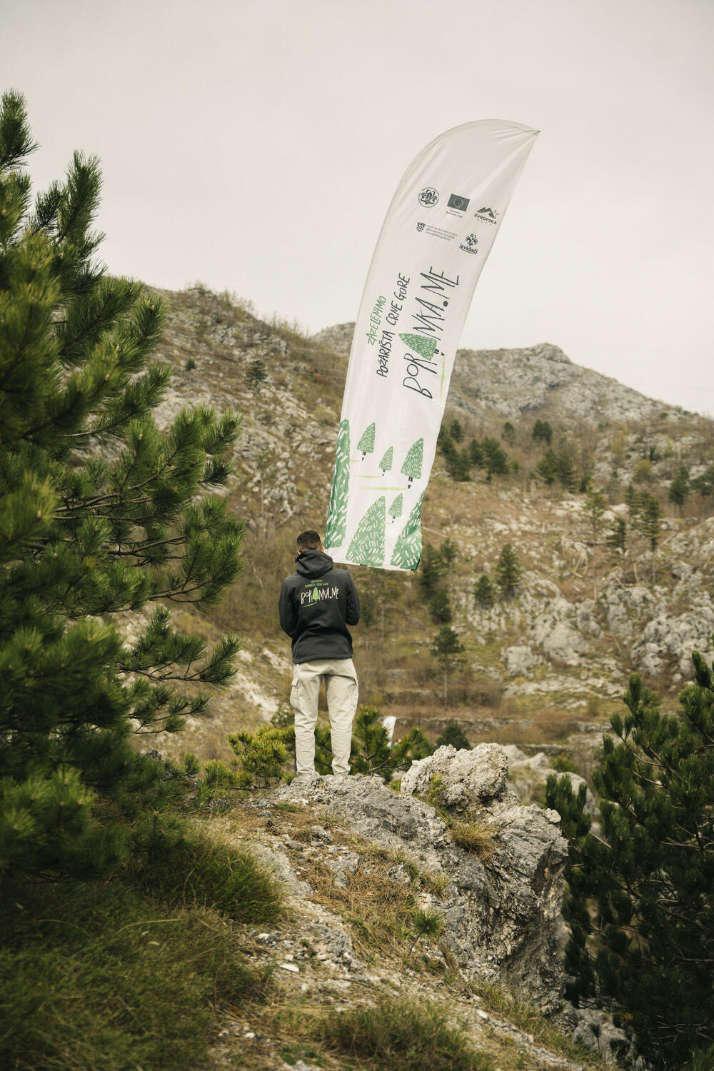 <p>U akciji učestvovalo više od 60 volontera, predvođenih Savezom izviđača Crne Gore</p>