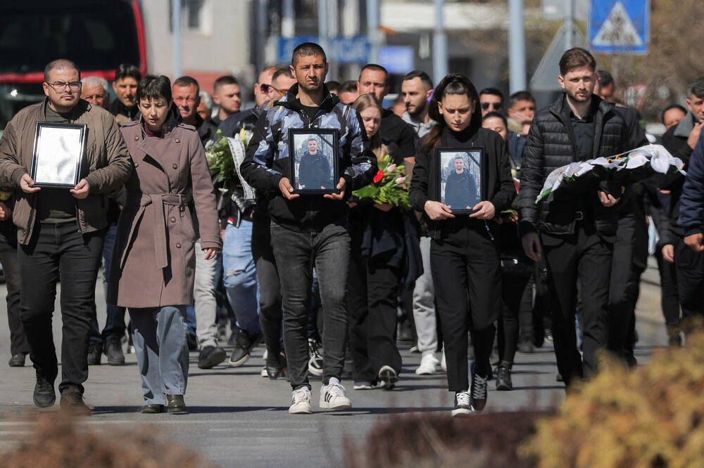 Sa sahrane žrtava tragedije u Kočanima, Foto: REUTERS