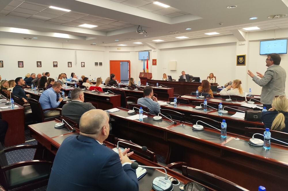 Sa sjednice, Foto: Siniša Luković