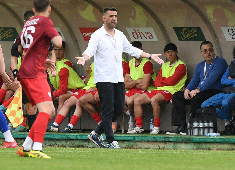 <p>Kup Crne Gore, polufinale: Mornar protiv Iskre praktično završio posao već u gostima (3:0), prednost pred revanš na svom terenu ima i Dečić koji je bio bolji od Petrovca (1:0)</p>