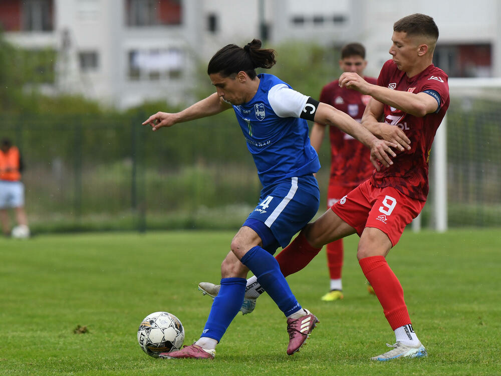 <p>Kup Crne Gore, polufinale: Mornar protiv Iskre praktično završio posao već u gostima (3:0), prednost pred revanš na svom terenu ima i Dečić koji je bio bolji od Petrovca (1:0)</p>