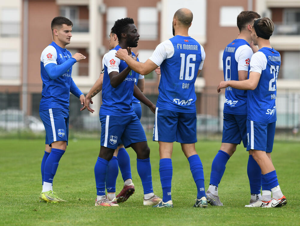 <p>Kup Crne Gore, polufinale: Mornar protiv Iskre praktično završio posao već u gostima (3:0), prednost pred revanš na svom terenu ima i Dečić koji je bio bolji od Petrovca (1:0)</p>