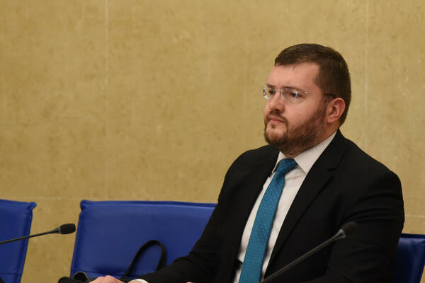 Koprivica: Skrivanjem stvarne cijene prodaje udjela u vjetroparku...