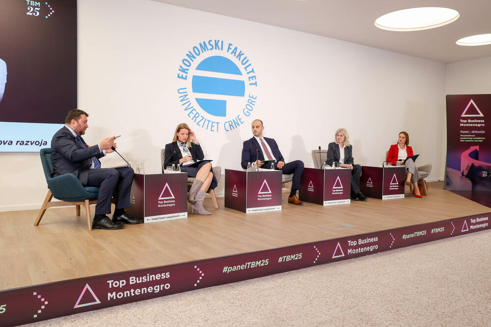 <p>Predvidivost poslovnog ambijenta najvažnija je karakteristika od koje ključno zavisi obim domaćih i stranih investicija, kako postojećih tako i novih, kazao je <strong>Ratko Nikolić</strong>, glavni analitičar Top Business Montenegro inicijative i osnivač BI Consulting na panel-diskusiji „Predvidivost poslovnog ambijenta kao osnova razvoja“, koja je organizovana na Ekonomskom fakultetu Univerziteta Crne Gore u okviru inicijative Top Business Montenegro 2025.</p>  <p> </p>