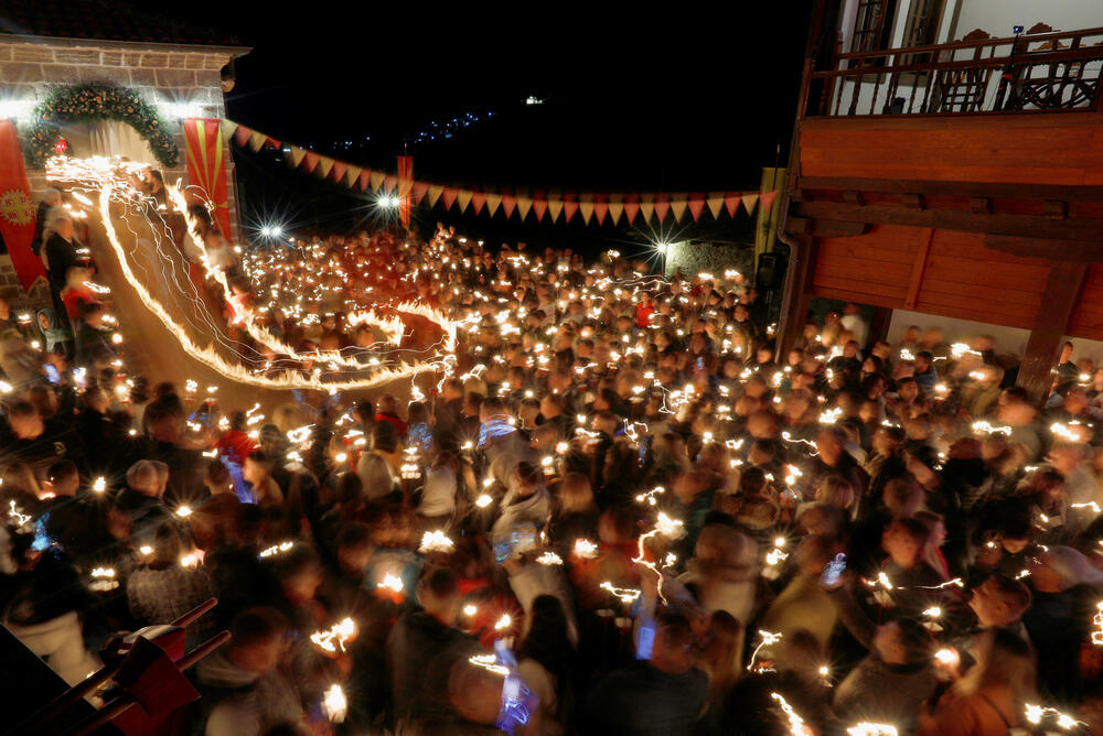<p>Proslave povodom najvećeg i najstarije hrišćanskog praznika</p>