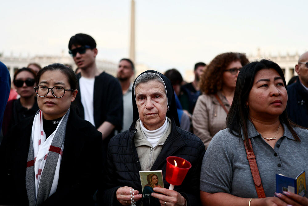 <p>Poglavar Rimokatoličke crkve preminuo u 89. godini</p>