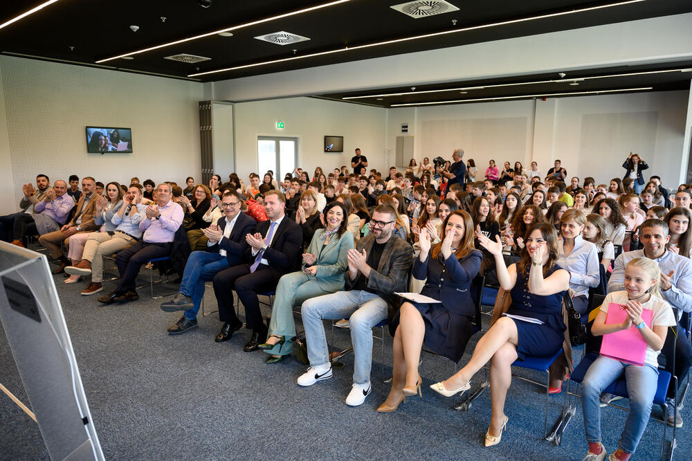 <p><strong>Tribina Dan djevojčica u ICT-ju</strong></p>