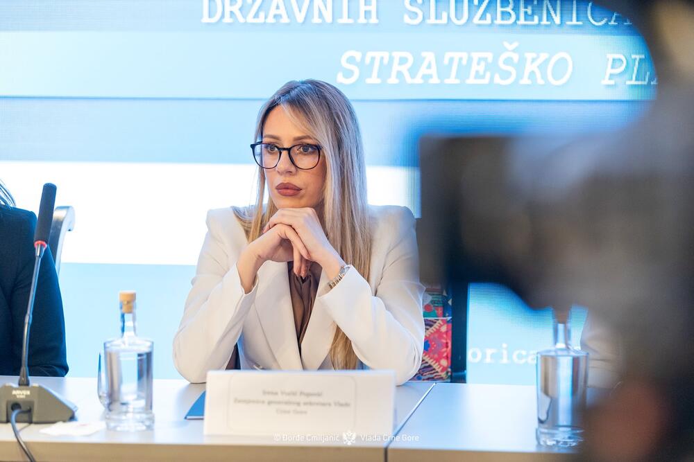 <p>Generalni sekretarijat Vlade i Uprava za ljudske resurse su obilježili početak realizacije šestog ciklusa Programa obrazovanja za stručno usavršavanje državnih službenica i službenika za strateško planiranje</p>