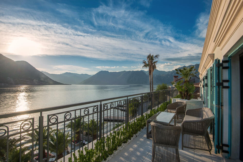 <p>Recognition for vision, leadership and results achieved</p>