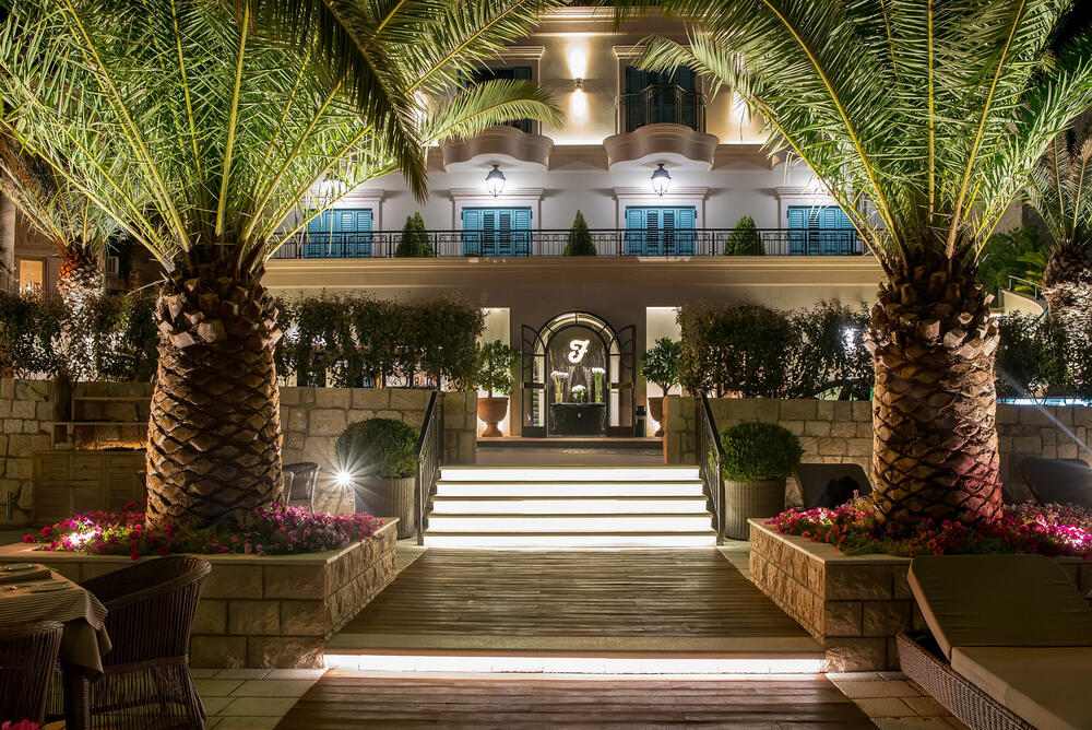 <p>Recognition for vision, leadership and results achieved</p>