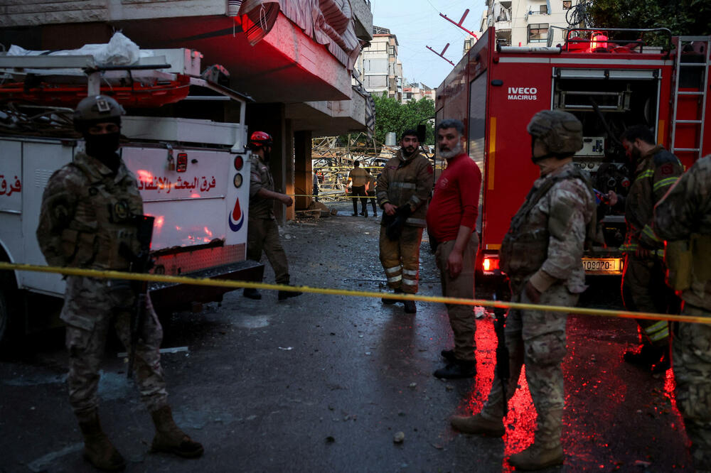 <p>Libanski predsjednik Žozef Aun pozvao je večeras Sjedinjnene Američke Države (SAD) i Francusku, garante sporazuma o prekidu vatre kojim je okončan rat između Izraela i pokreta Hezbolah, da prisile Izrael da odmah prekine napade, poslije bombardovanja predgrađa Bejruta</p>