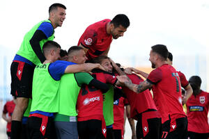 Dečić izdržao u Skoplju i izborio dvomeč sa bečkim Rapidom