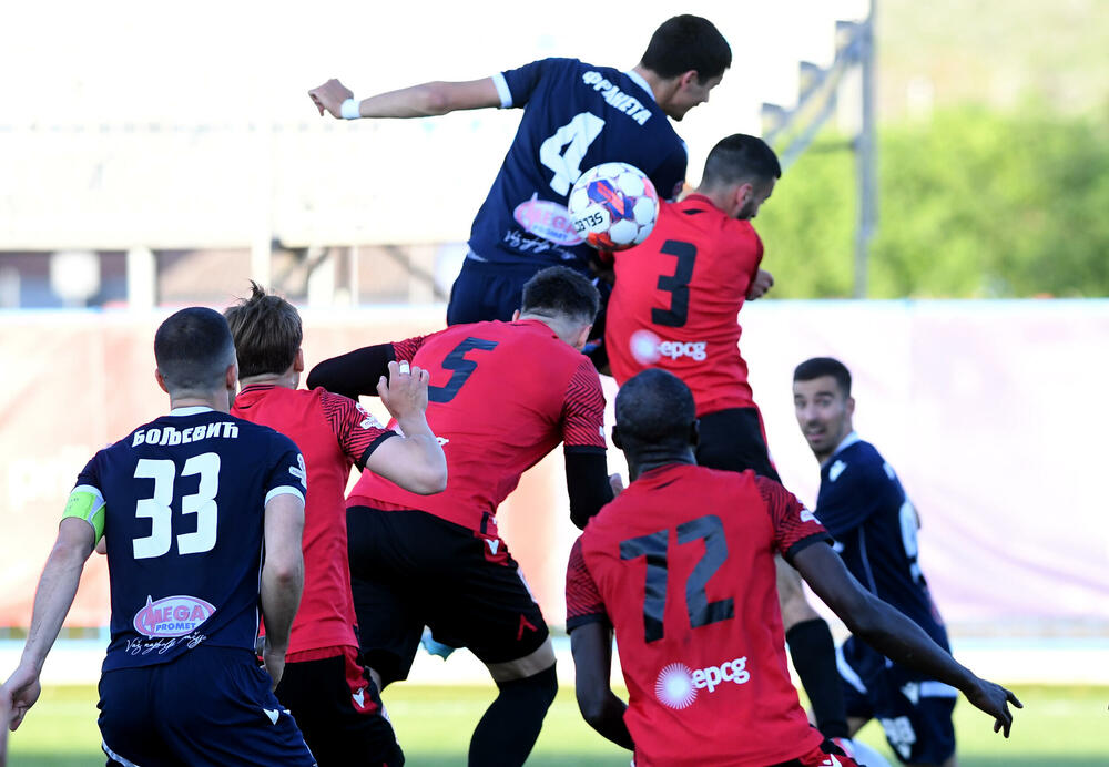 <p>Klub iz Tuzi na krilima svoje "desetke" eliminisao Petrovac u polufinalu Kupa Crne Gore - 2:2, prvi meč 1:0</p>