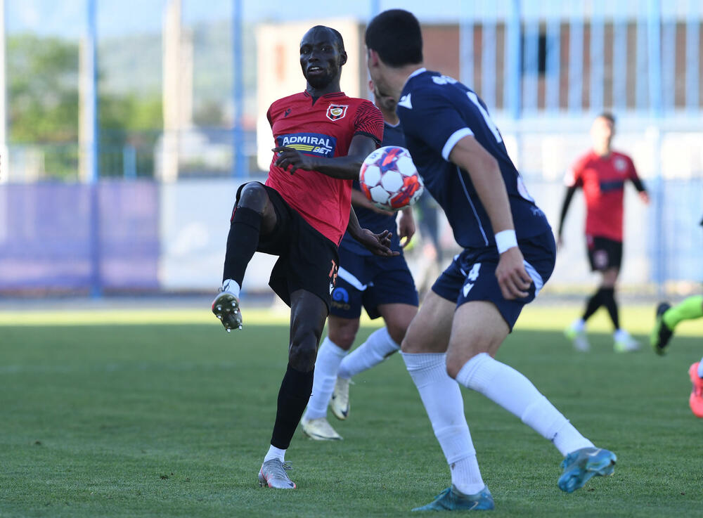 <p>Klub iz Tuzi na krilima svoje "desetke" eliminisao Petrovac u polufinalu Kupa Crne Gore - 2:2, prvi meč 1:0</p>