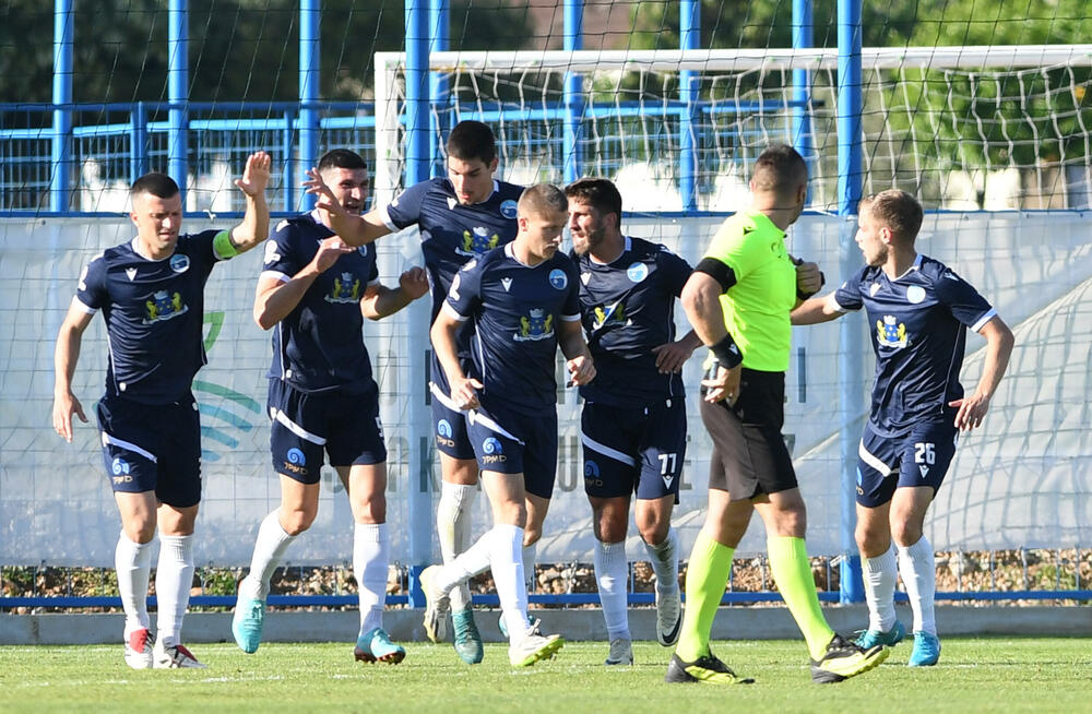 Dečić, Fudbaleri Dečića, Petrovac, Fudbaleri Petrovca, Zdravko Dragićević, Nenad Brnović