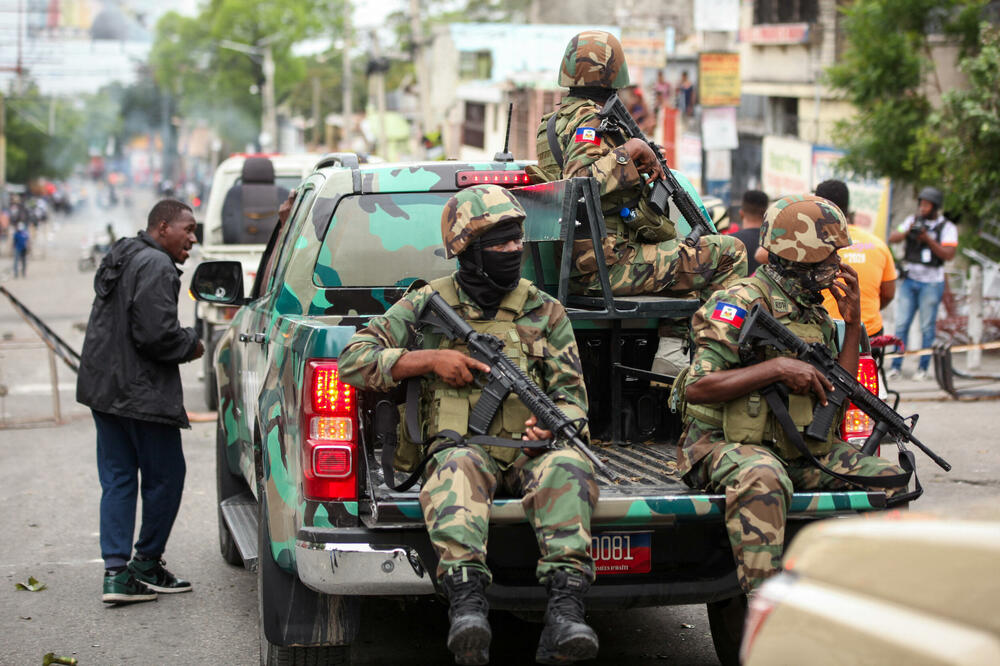 Haićanske snage bezbjednosti na ulicama Haitija, Foto: REUTERS