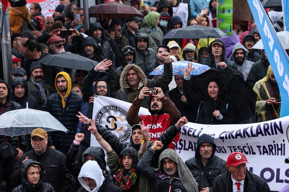 <p>U Turskoj su proslave Međunarodnog praznika rada poslužile kao platforma ne samo za borbu za prava radnika već za šire pozive za podršku demokratskih vrijednosti, pošto su demonstranti planirali da protestuju i zbog hapšenja opozicionog gradonačelnika Istanbula Ekrema Imamoglua</p>