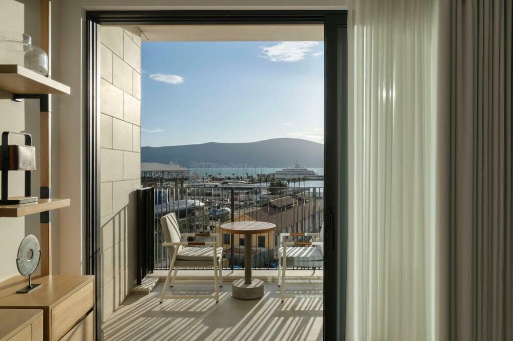 <p>U srcu Porto Montenegra otvoren je prvi evropski SIRO hotel – inovativan koncept kompanije Kerzner International koji pomjera granice udobnosti, zdravlja i održivosti</p>