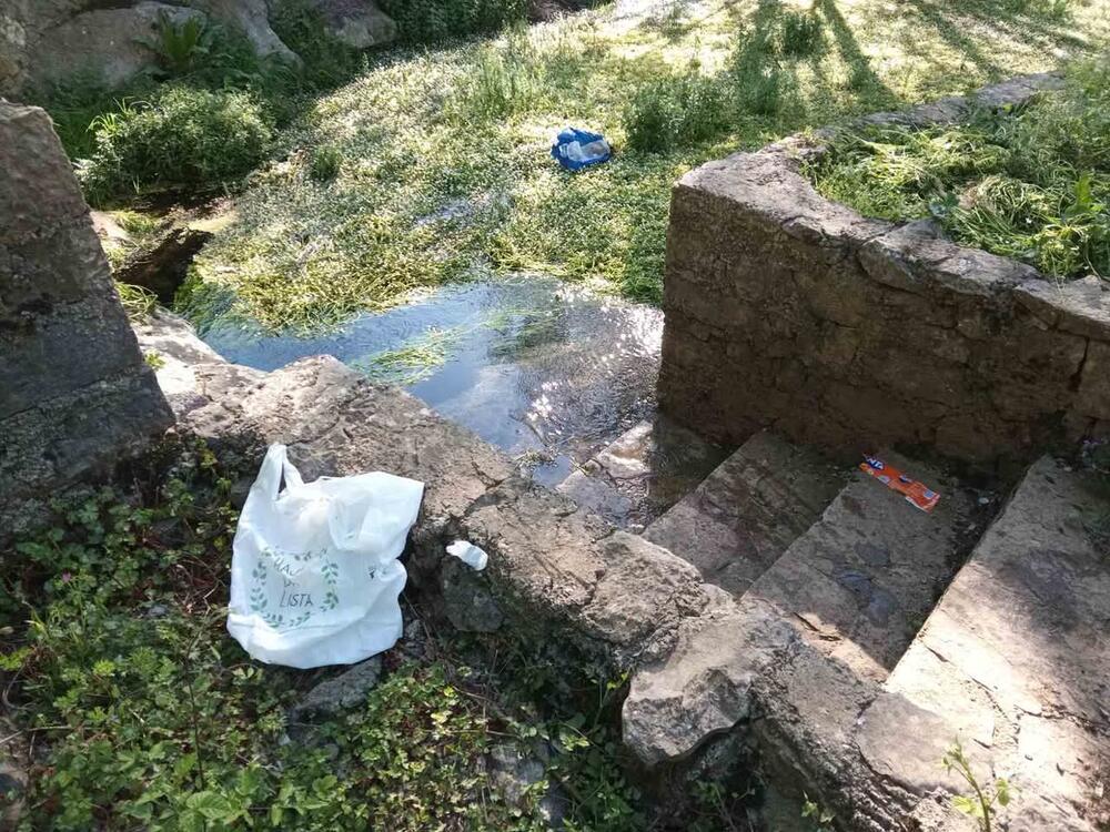 <p>Ima onih koji se potrude da za dan unište dobar dio onoga što vrijedni volonteri stvore</p>