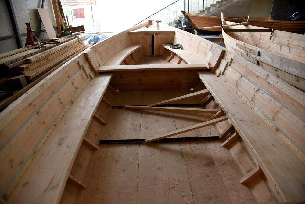 Sve rade detaljno i ručno: jedan od čunova u izradi