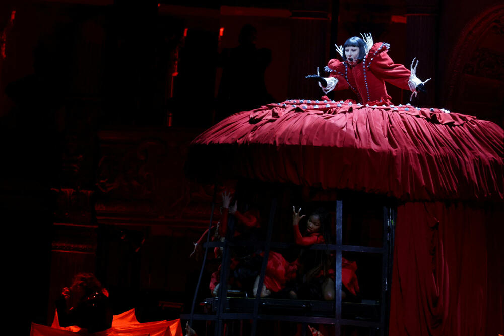 <p>"Osumnjičeni su vrbovali učesnike, uključujući maloljetnike, da izvedu koordinisane napade upotrebom improvizovanog eksploziva i molotovljevih koktela", navodi se u saopštenju policije</p>