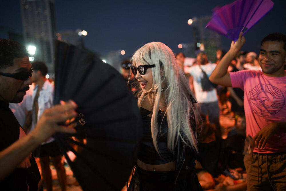 <p>"Osumnjičeni su vrbovali učesnike, uključujući maloljetnike, da izvedu koordinisane napade upotrebom improvizovanog eksploziva i molotovljevih koktela", navodi se u saopštenju policije</p>