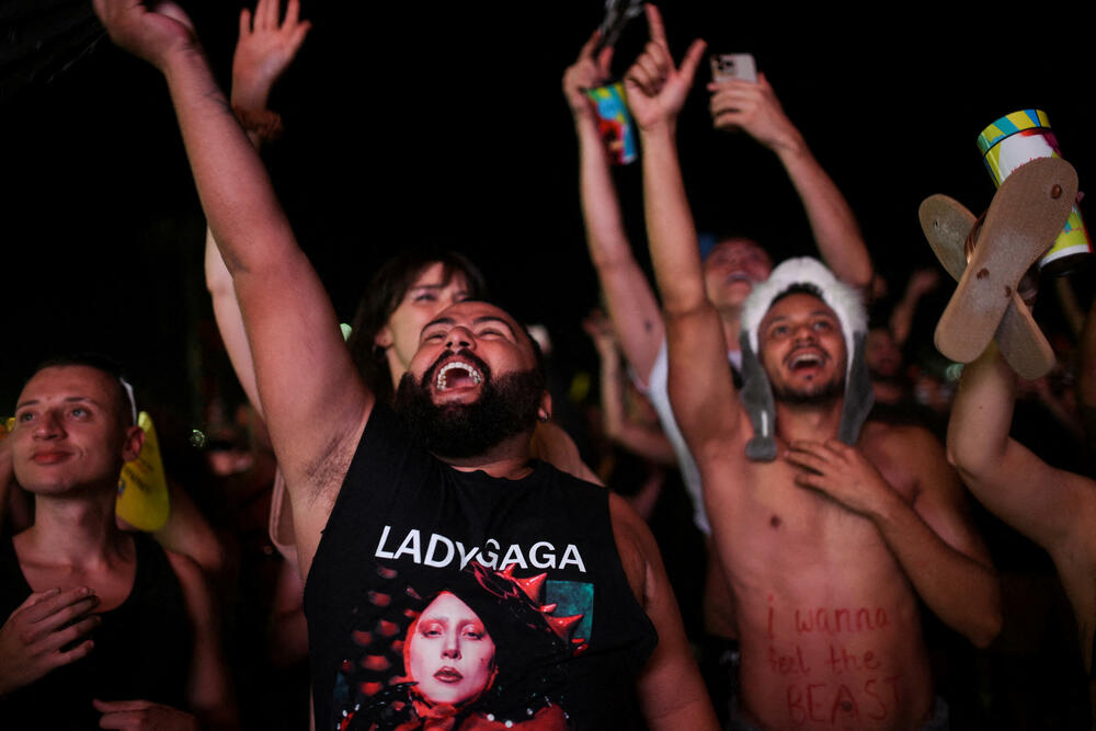 <p>"Osumnjičeni su vrbovali učesnike, uključujući maloljetnike, da izvedu koordinisane napade upotrebom improvizovanog eksploziva i molotovljevih koktela", navodi se u saopštenju policije</p>