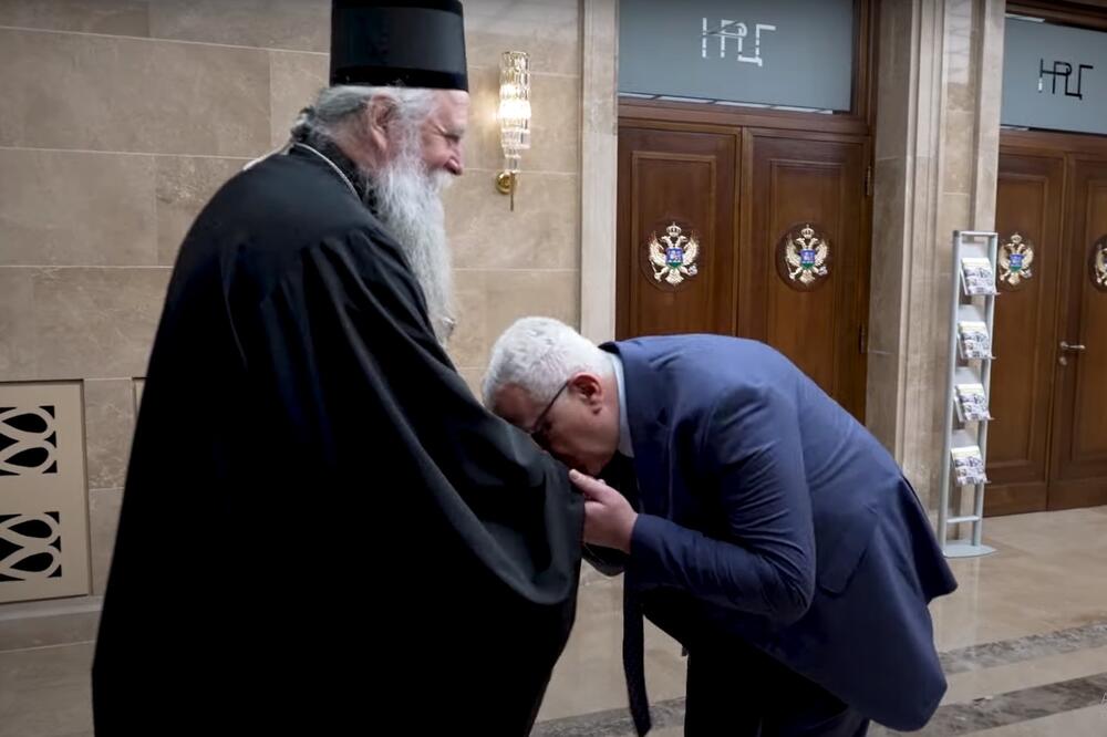 Mandić dočekuje Joanikija u parlamentu, Foto: Skupština Crne Gore