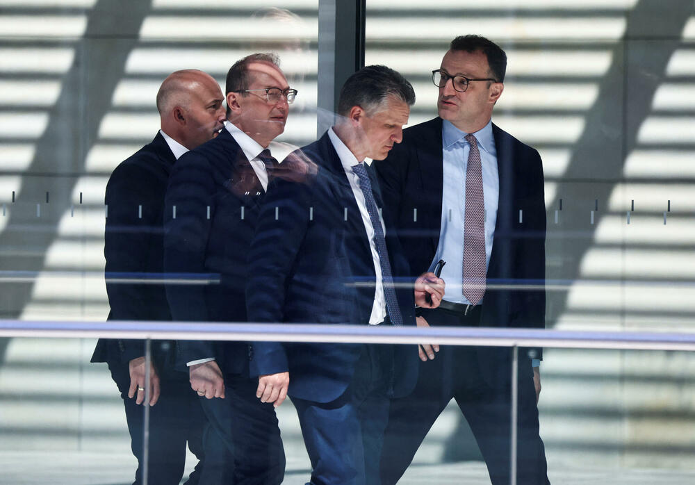 <p>Njegov novi savez sa socijaldemokratama ranije danas je iznenađujuće poražen u prvom krugu glasanja</p>